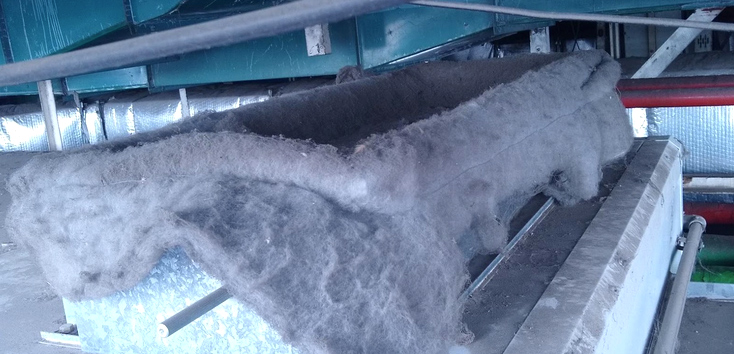 Filtro rudimentario en un Hospital Pediátrico, Latinoamérica. (Foto mayo 2021)